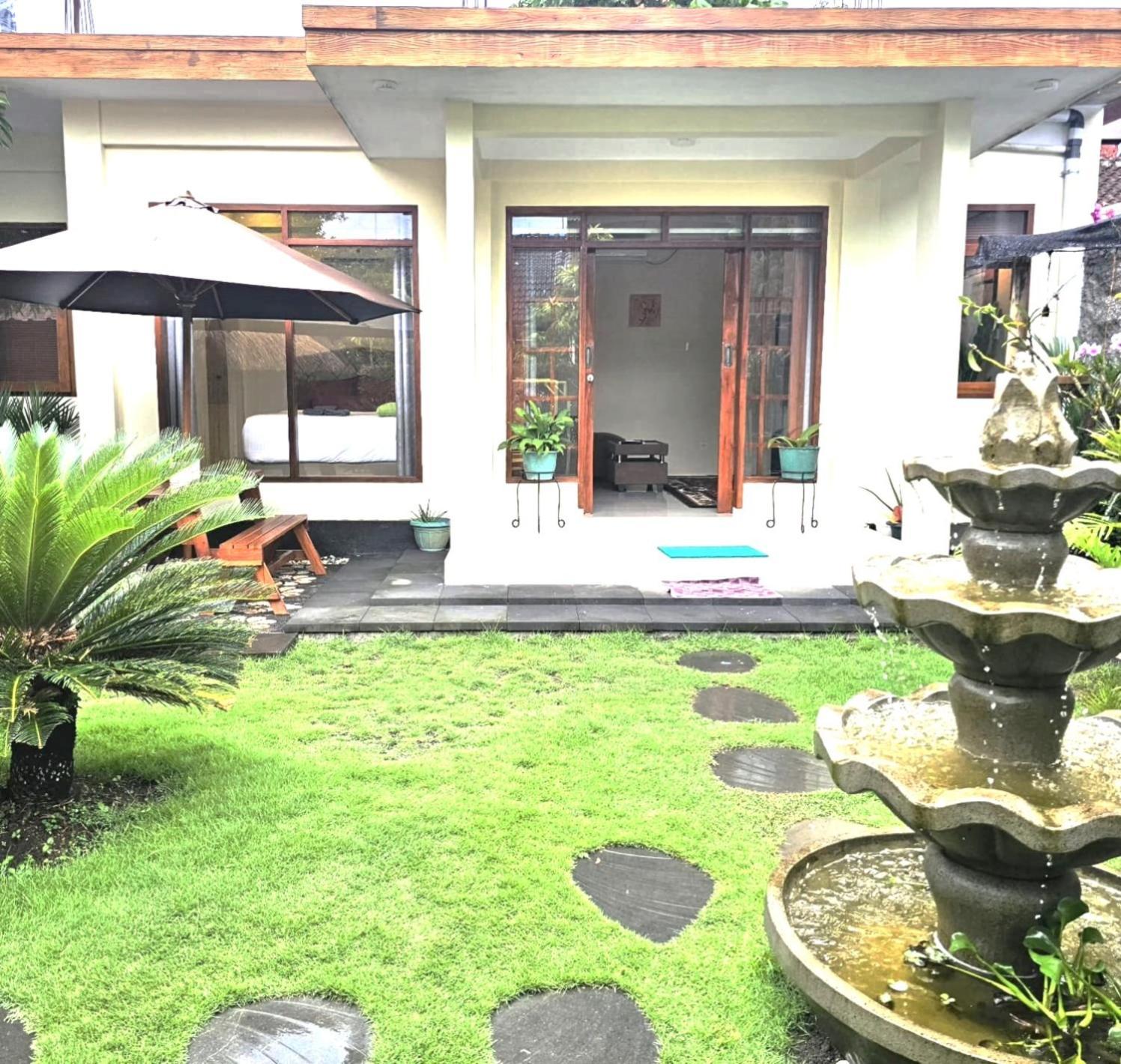 Suci'S Friendly Apartments マタラム エクステリア 写真